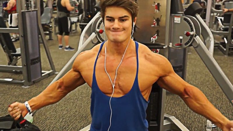 Pro Chest and Tricep Workout by Jeff Seid