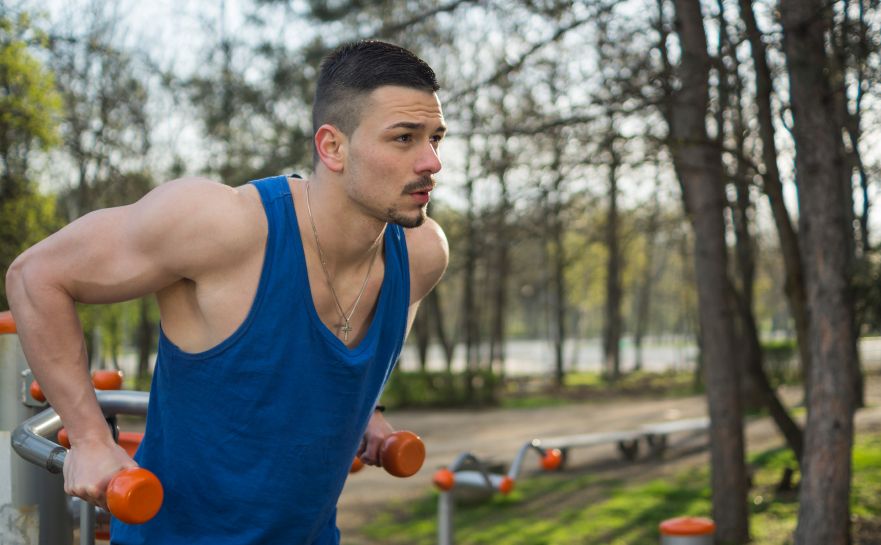 get ripped and big chest muscles with dips