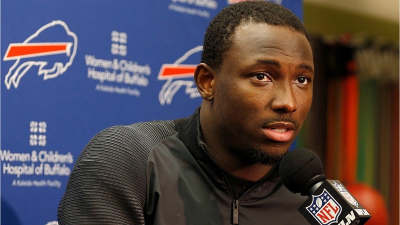 In a shocking social media post, Lesean Mccoy, American football player has been found accused of domestic violence, steroid use and animal abuse on Tuesday. The horrific and shocking photos revealed the fact.