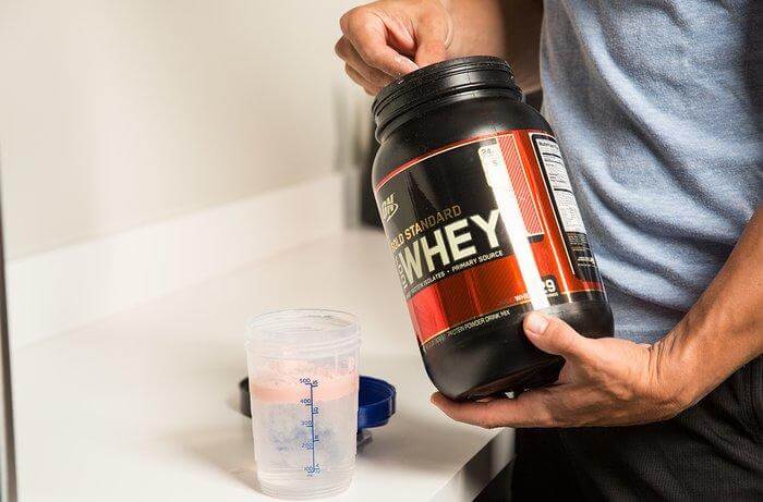 Best Time to Drink Protein Shake, Before or After Workout to Build Muscle